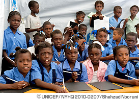 ©UNICEF/NYHQ2010-0207/Shehzad Noorani