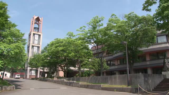 小国町中心部1800世帯以上で断水続く…複数カ所で漏水確認・役場駐車場などに給水所開設　山形・小国町 画像