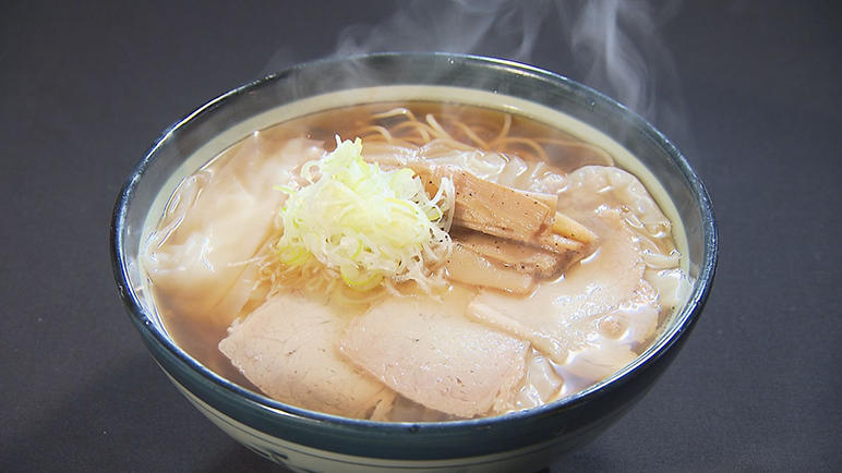 03ワンタンメンの満月 本店(ワンタンメン).jpg